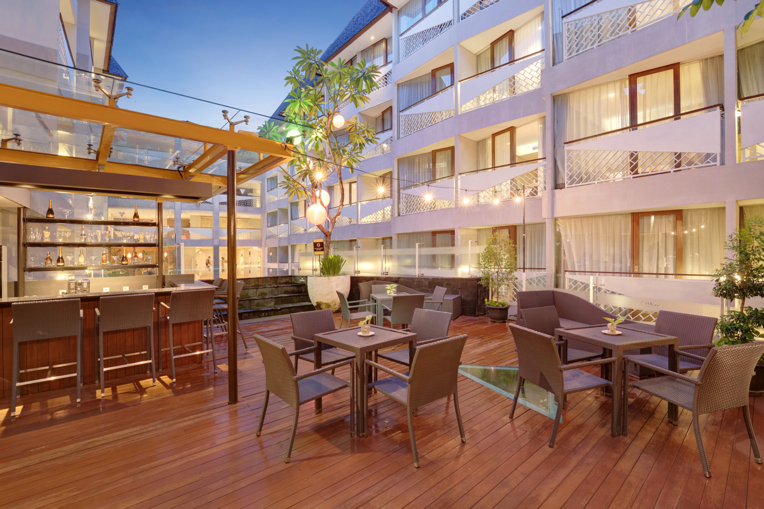 05 Copy of EKB - Pool Bar